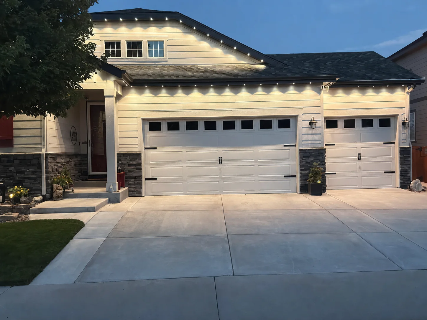 Warm white Govee permanent lighting installed by 5280 Lights on a Castle Rock home